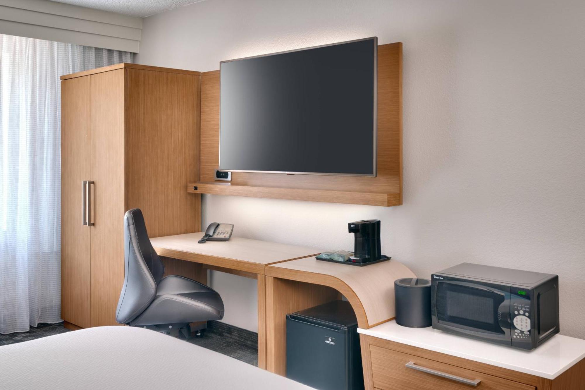 Courtyard By Marriott Charlotte Airport Loso מראה חיצוני תמונה