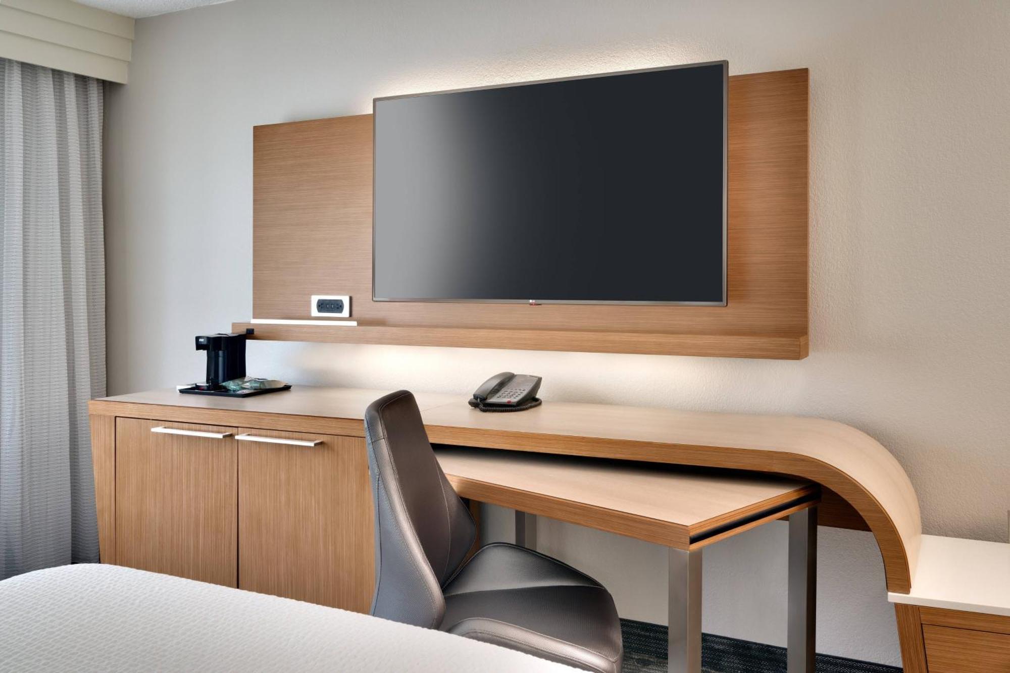 Courtyard By Marriott Charlotte Airport Loso מראה חיצוני תמונה